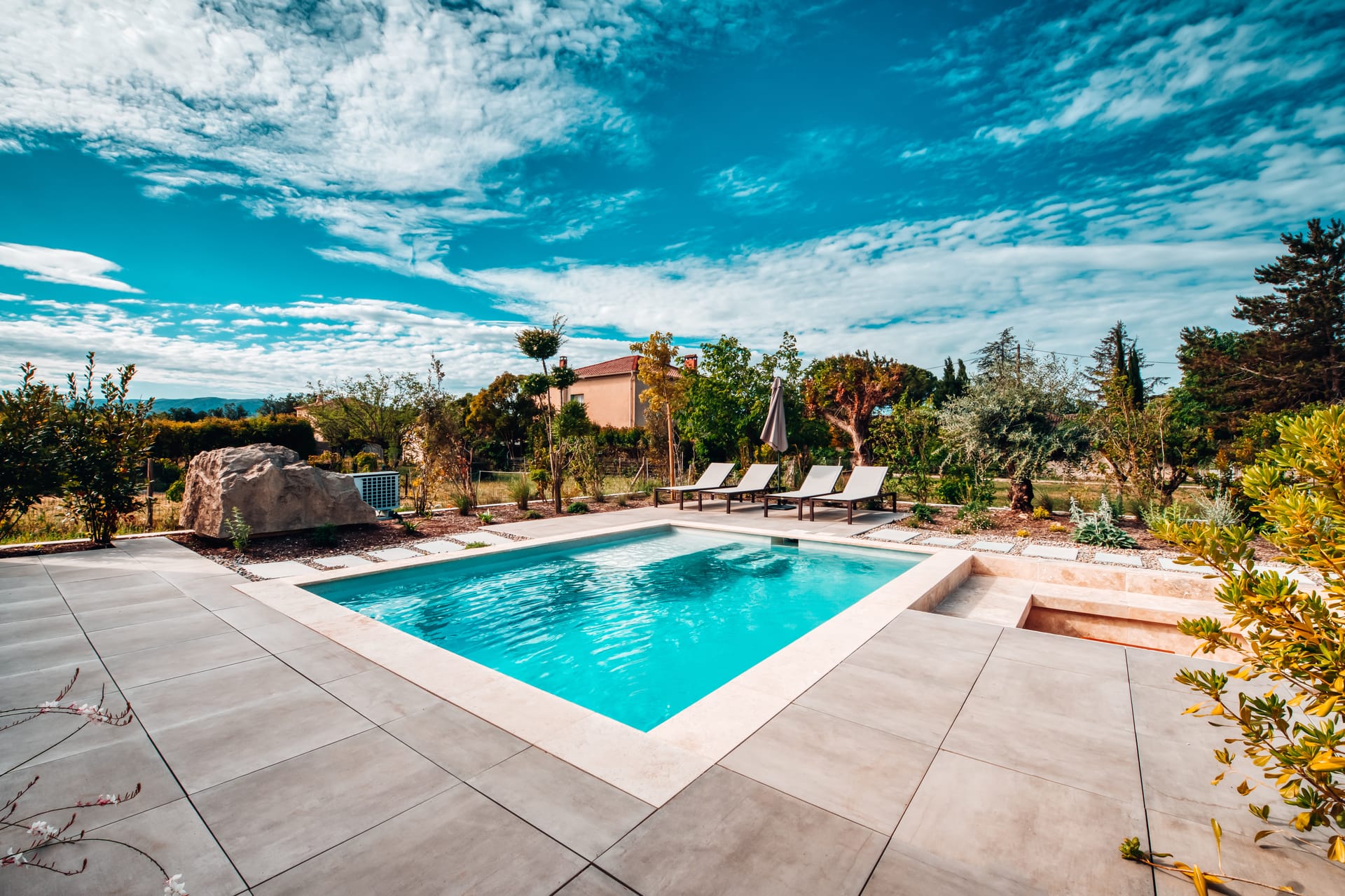 jardin tropical piscine villa vacances Isle sur la Sorgue